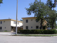 1320 NW 8th Ave in Miami, FL - Foto de edificio - Building Photo