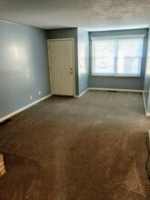 2024 64th St, Unit 2024 64th Street in Windsor Heights, IA - Building Photo - Building Photo