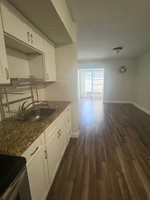 property at 2710 Riverside Dr