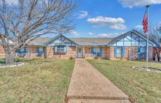 400 Patricia Dr in Hewitt, TX - Building Photo