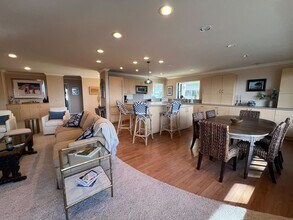 28 Skyline Crest Dr in Monterey, CA - Building Photo - Building Photo