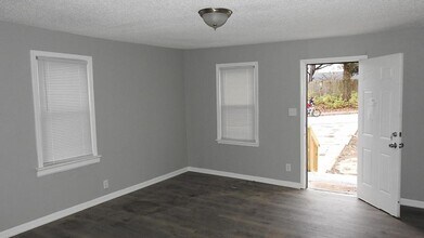 2222 S Arlington Ave in Independence, MO - Building Photo - Building Photo