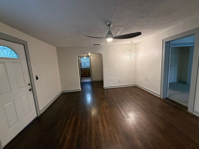 1235 Virginia Dr in Orlando, FL - Building Photo - Building Photo