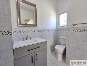 60 Main St in Sayreville, NJ - Building Photo - Building Photo