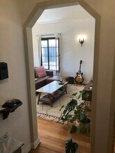 655 S Dunsmuir Ave in Los Angeles, CA - Foto de edificio - Building Photo