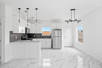 11502 N 24th St in McAllen, TX - Building Photo - Building Photo