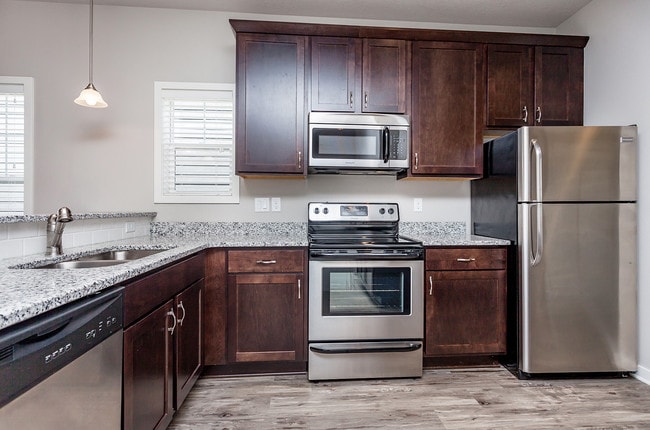 2071 SW Cascade Falls Dr in Ankeny, IA - Building Photo - Building Photo