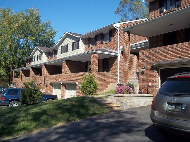 Bale Manor in Pittsburgh, PA - Building Photo - Building Photo