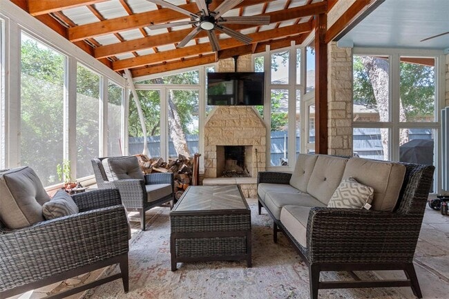 property at 7016 Tanaqua Ln