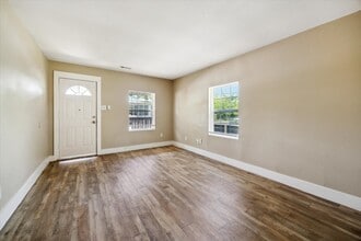 3324 Bacchus St in Houston, TX - Foto de edificio - Building Photo