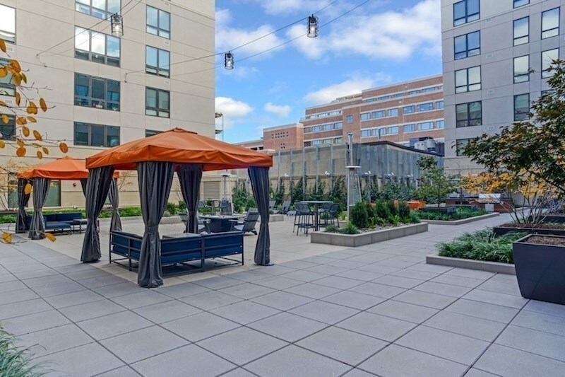 33 Rogers St, Unit 421 in Cambridge, MA - Foto de edificio