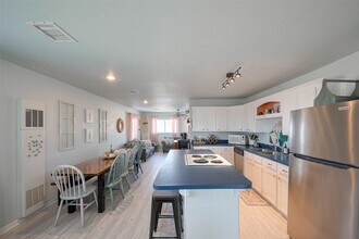 510 Oyster St in Surfside Beach, TX - Building Photo - Building Photo