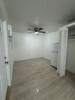 624 Mokena Dr in Miami Springs, FL - Building Photo