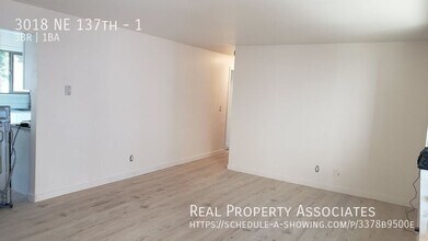 3018 NE 137th St in Seattle, WA - Building Photo - Building Photo