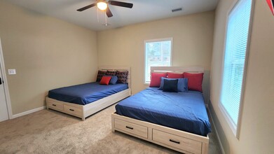 376 Washington Dr in Athens, GA - Building Photo - Building Photo