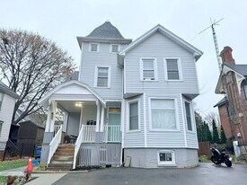 135 William St N in Chatham, ON - Building Photo