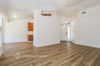 6010 Alpinespring Way in Elk Grove, CA - Building Photo - Building Photo