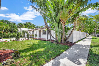 240 Marlborough Rd in West Palm Beach, FL - Building Photo - Building Photo