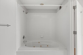 701 S Wells St, Unit 803 in Chicago, IL - Building Photo - Building Photo