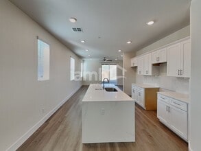 682 Crimson Flare Ct in Henderson, NV - Building Photo - Building Photo
