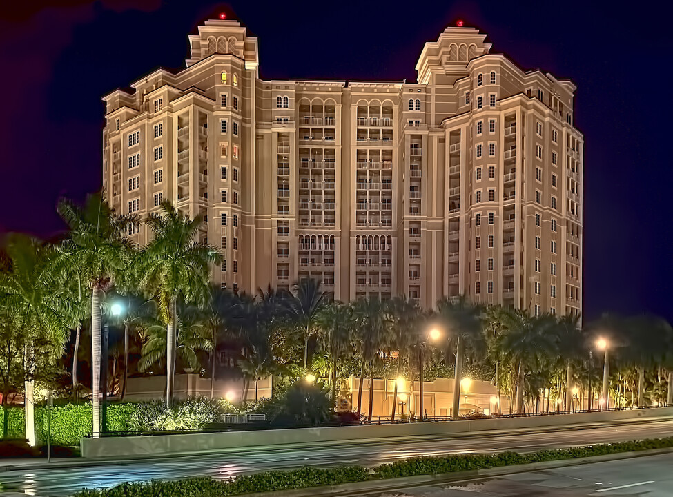 One Watermark Place in West Palm Beach, FL - Building Photo