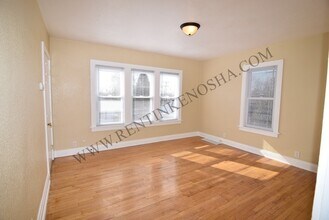 3502 67th St-Unit -Apt 2 in Kenosha, WI - Building Photo - Building Photo
