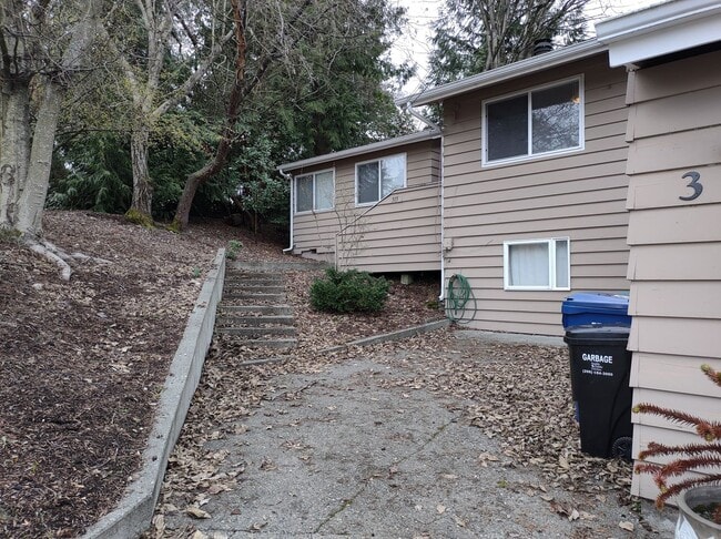 315 N Greenwood Cir in Seattle, WA - Building Photo - Building Photo
