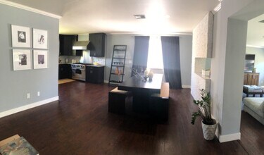 23330 Victory Blvd in Los Angeles, CA - Foto de edificio - Building Photo