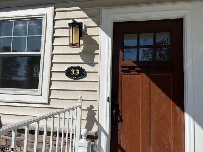 33 Morris Ave in Summit, NJ - Building Photo - Building Photo