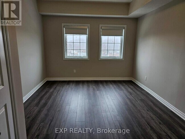 5 Rittenhouse Rd in Kitchener, ON - Building Photo - Building Photo