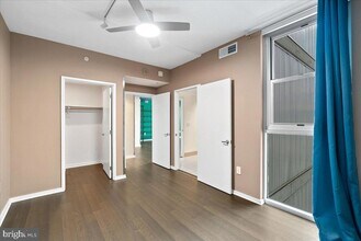 3409 Wilson Blvd, Unit 412 in Arlington, VA - Building Photo - Building Photo