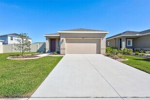 8626 Bonfire Wy in Parrish, FL - Building Photo