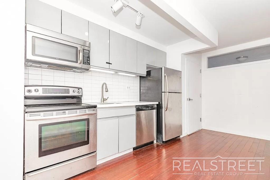 Stylish 2-Bedroom Bushwick Apartment with Huge Private Balcony & Prime Location in Brooklyn, NY - Building Photo