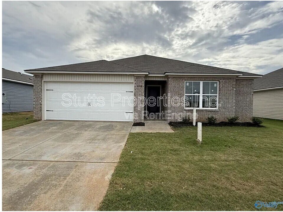 4018 Sherrie St SW in Decatur, AL - Foto de edificio