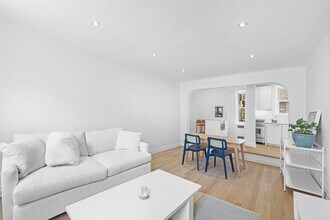 210-218 W 19th St in New York, NY - Building Photo - Building Photo