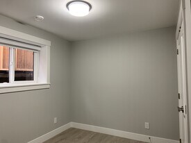 10034-1172A 172a St in Surrey, BC - Building Photo