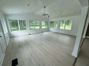 2590 Walnut Lake Rd in West Bloomfield, MI - Building Photo - Building Photo