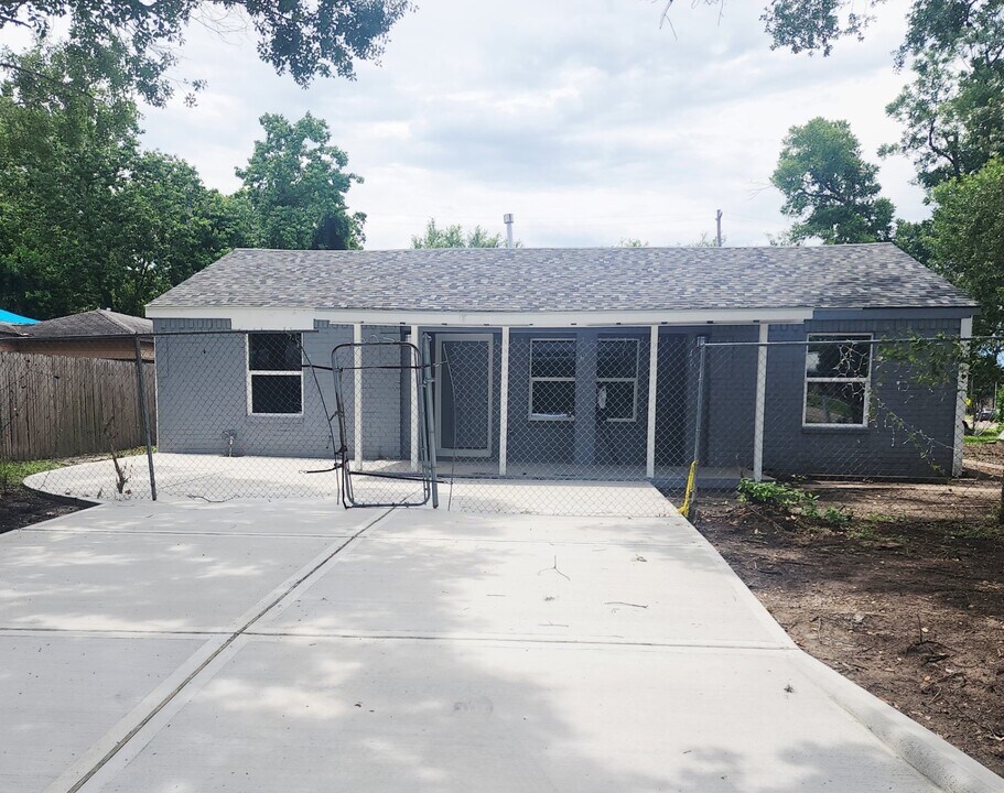 4702 Marietta Ln in Houston, TX - Building Photo