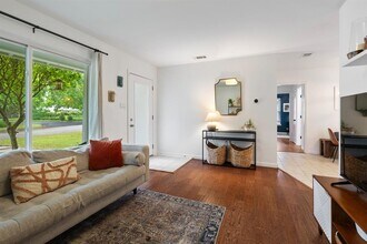 5210 Waterbrook Dr in Austin, TX - Building Photo - Building Photo