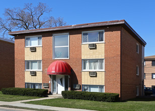 6136 Gage St in Des Plaines, IL - Building Photo - Building Photo