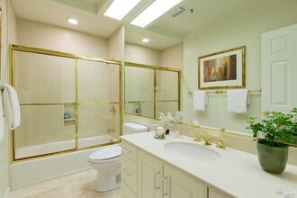 24 Red Hill Cir in Tiburon, CA - Building Photo - Building Photo