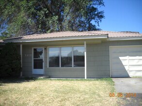 3414 W 8th St in The Dalles, OR - Building Photo - Building Photo