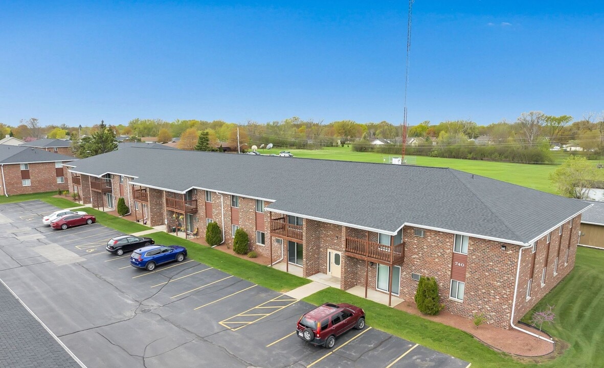 740 Abrams St in Green Bay, WI - Building Photo