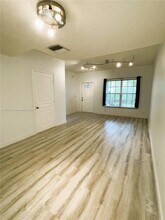 207 Mallory Ct in Weston, FL - Building Photo - Building Photo