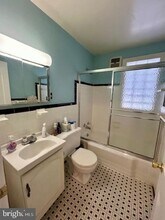 1218 Oakland Terrace Rd in Arbutus, MD - Foto de edificio - Building Photo