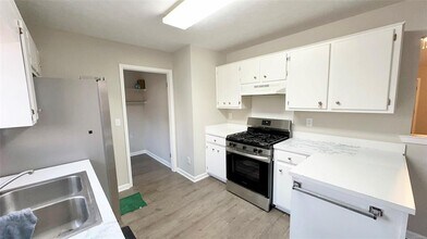 5757 Sweet Meadow Dr, Unit 19H in Montgomery, AL - Foto de edificio - Building Photo