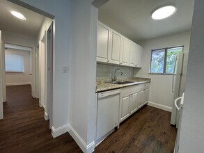 812 Tiffany Dr W in West Palm Beach, FL - Building Photo - Building Photo