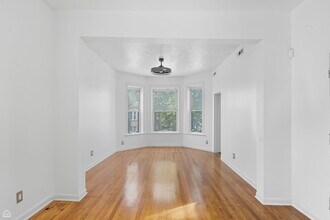 1253 S Avers Ave, Unit 2 in Chicago, IL - Building Photo - Building Photo
