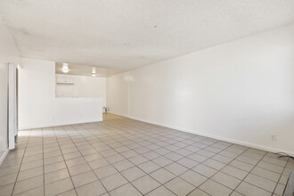 3025 Garnet Ln, Unit D in Fullerton, CA - Building Photo - Building Photo