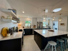 7372 Melaleuca Way in Sarasota, FL - Building Photo - Building Photo